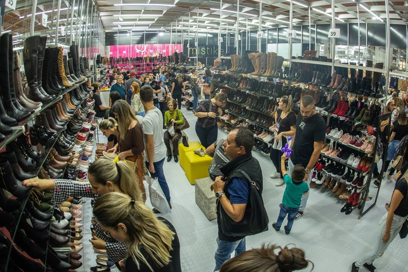 Loucura por Sapatos - 2022: 07 a 17/04 | Feira da Loucura por Sapatos segue  até domingo (14) em Novo Hamburgo